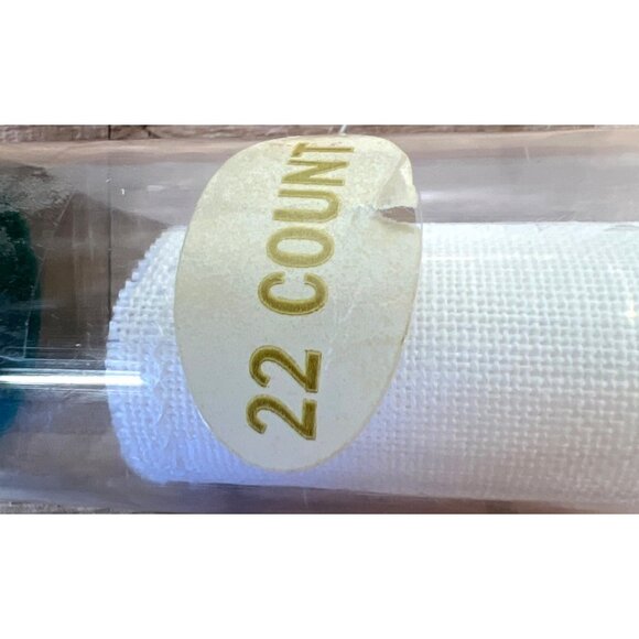 Charles Craft Classic Reserve Hardanger 22 Count Fabric Roll 21'' x 12'' - Picture 3 of 5